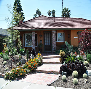 Lawnless in Dana Point Garden